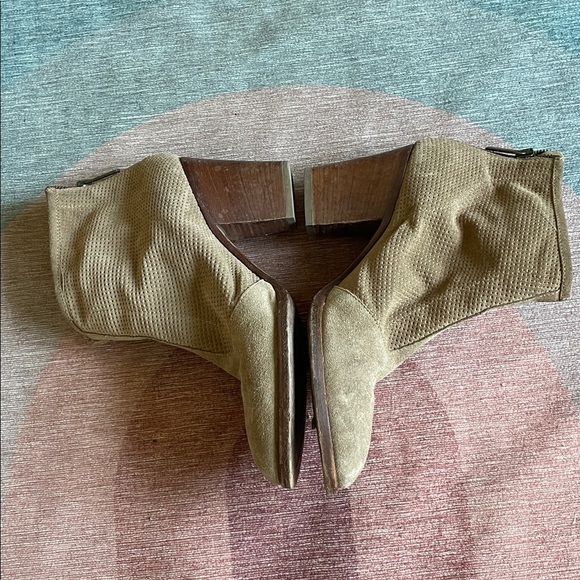 Aquatalia Perforated Tan Fall Brown Ankle Boots With Chunky Heel - Picture 5 of 15